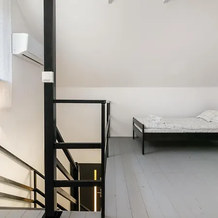 Morskie Apartamentowe Piamola Ze Strefa Gier I Miejscem Do Grillowania אכסניה