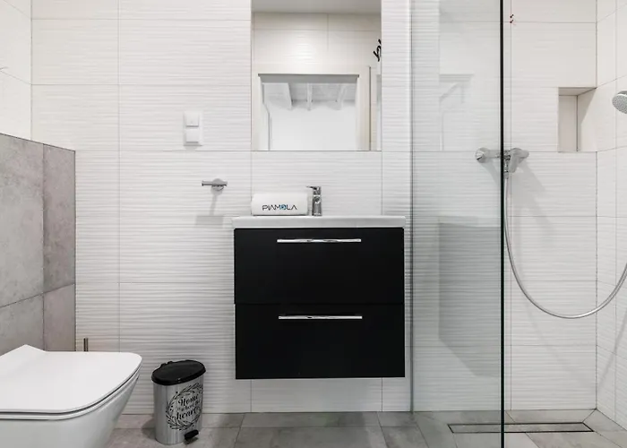 Morskie Apartamentowe Piamola Ze Strefa Gier I Miejscem Do Grillowania Jaktstuga